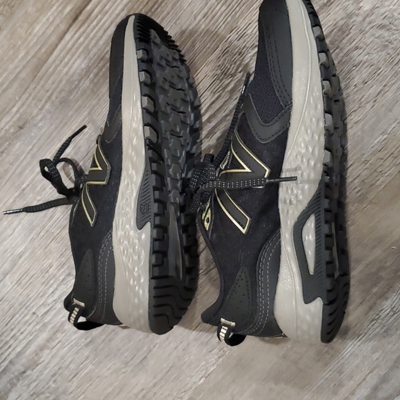 New Balance 410 V7 Sneakers Size 6.5 - Picture 6 of 8